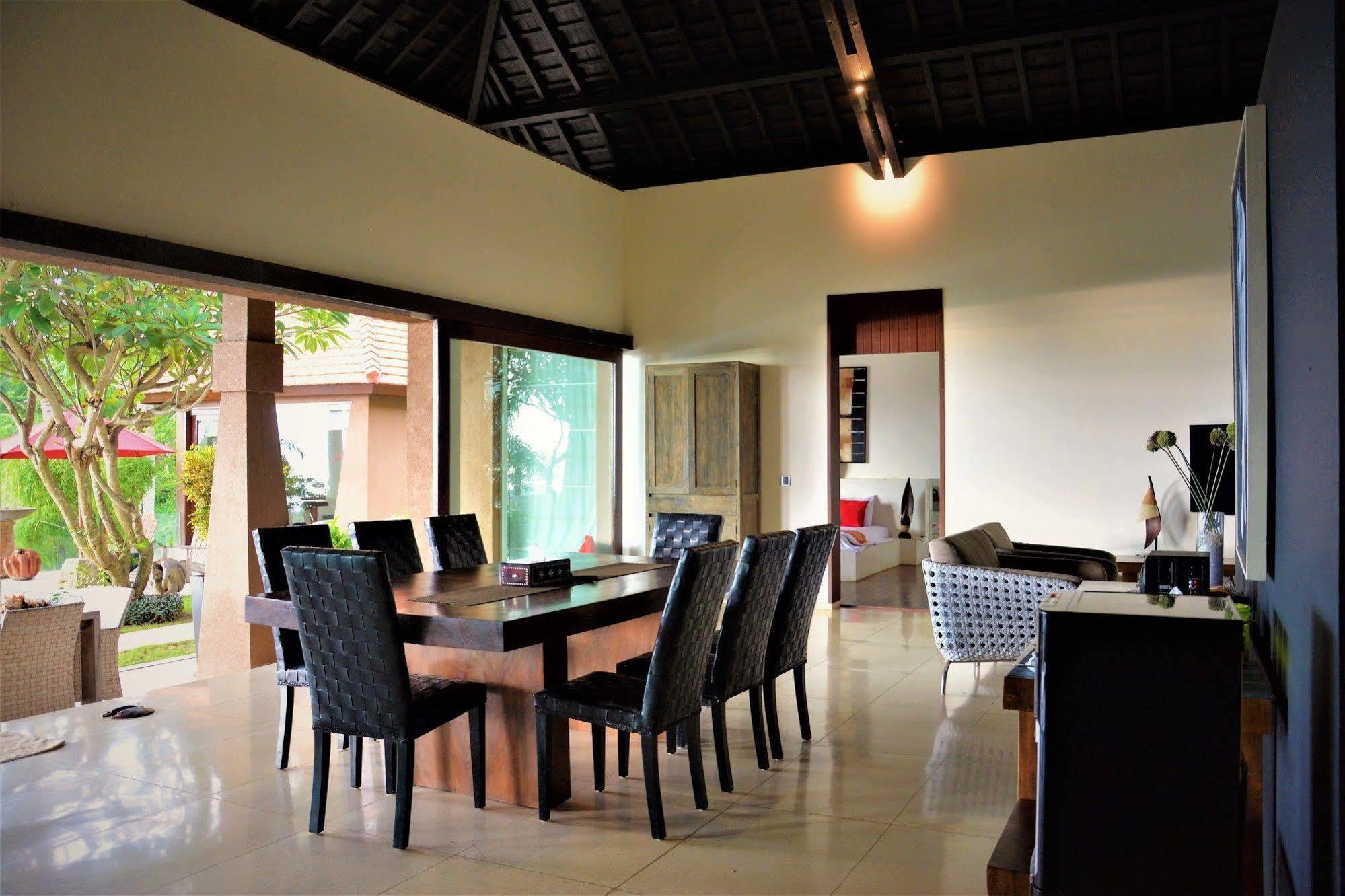 Villa Tiara Mangsit Exterior foto